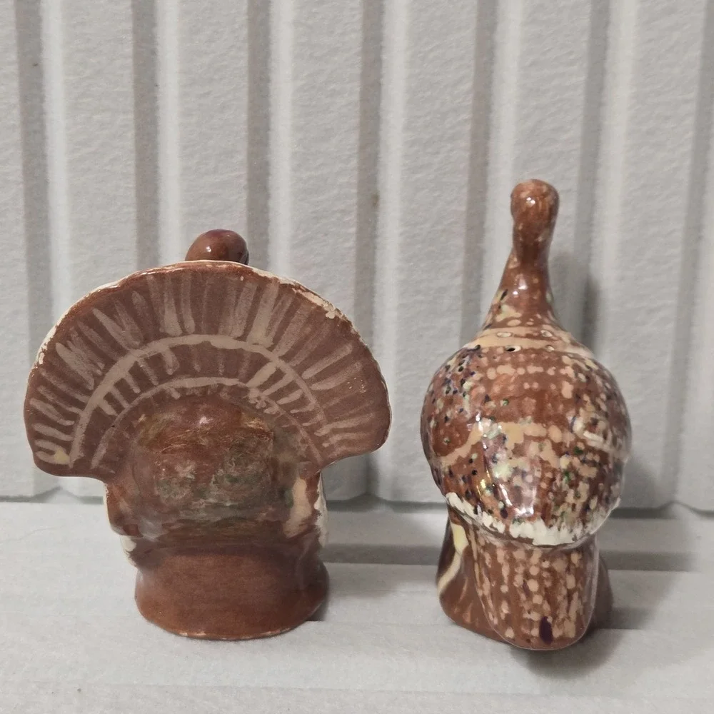 Hand‎ Paint Turkey Salt And Pepper Shakers.